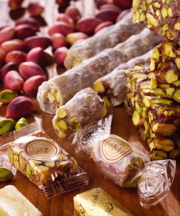 Blueberry Turkish Delight with pistachios - 250g - 12 Pieces